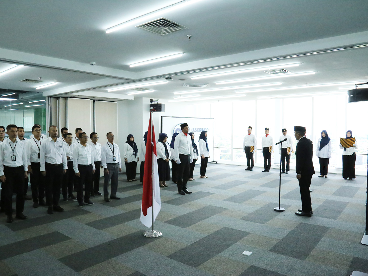 Askrindo Syariah Gelar Upacara Peringatan Hari Pahlawan di Kantor Pusat