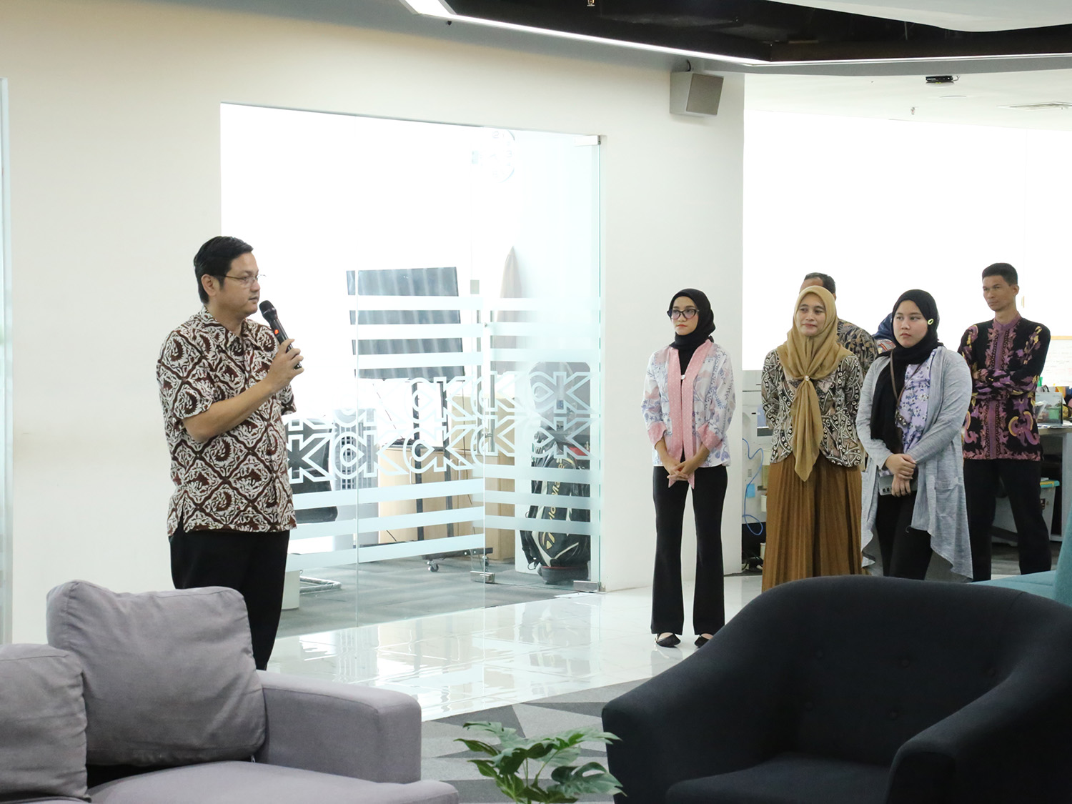 Askrindo Syariah Gelar Sosialisasi Standar Grooming Pegawai