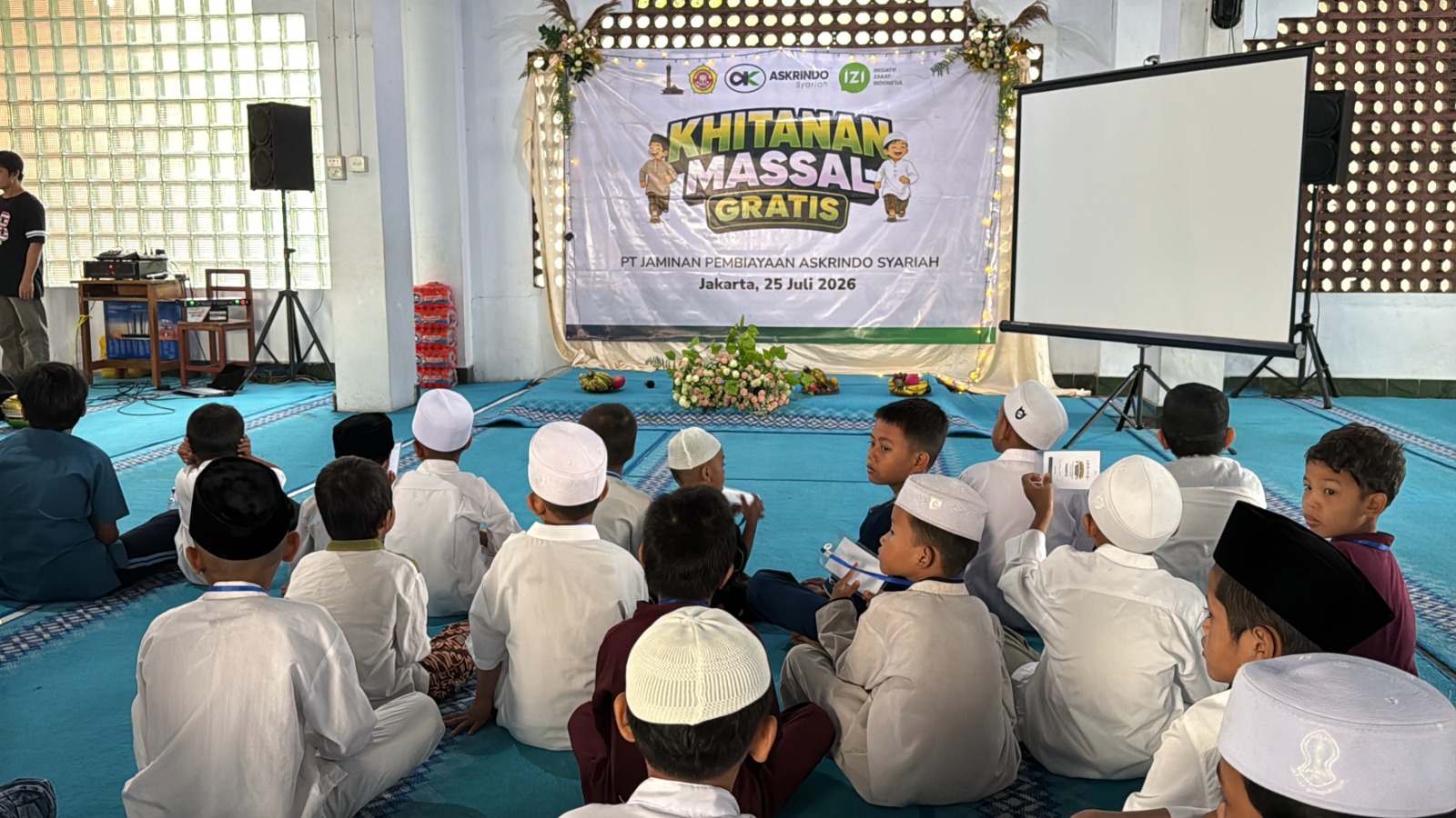 Khitanan Massal Gratis Askrindo Syariah dan IZI Hadirkan Senyum untuk 50 Anak di Jakarta Timur
