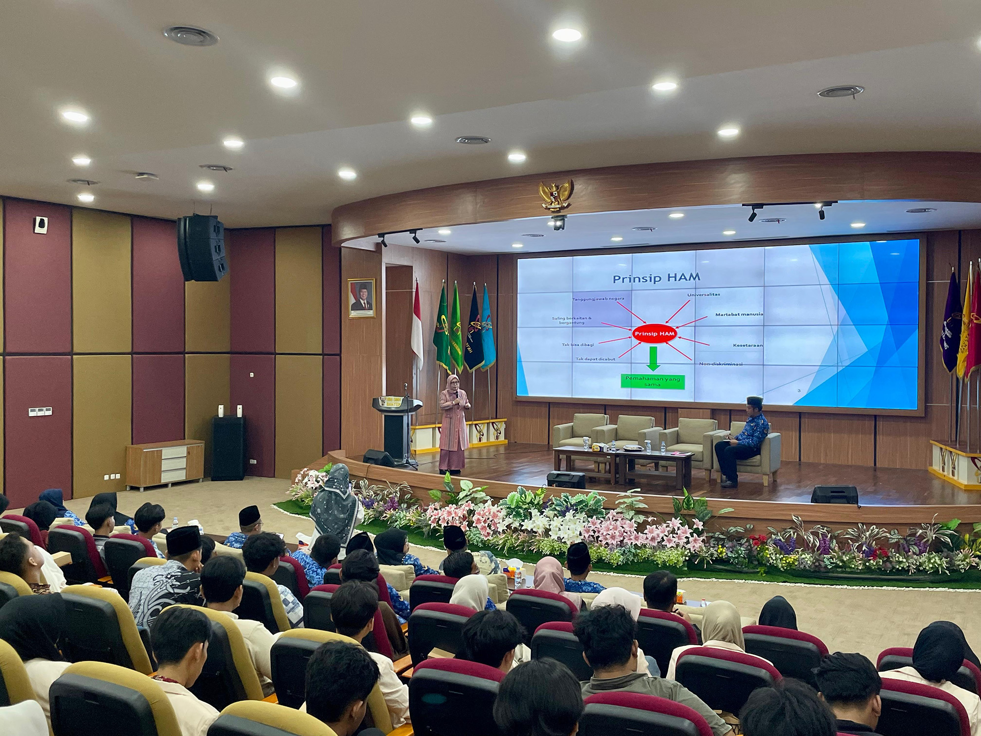 Komisaris Utama Askrindo Syariah Menjadi Narasumber Seminar HAM di UIN SMH Banten