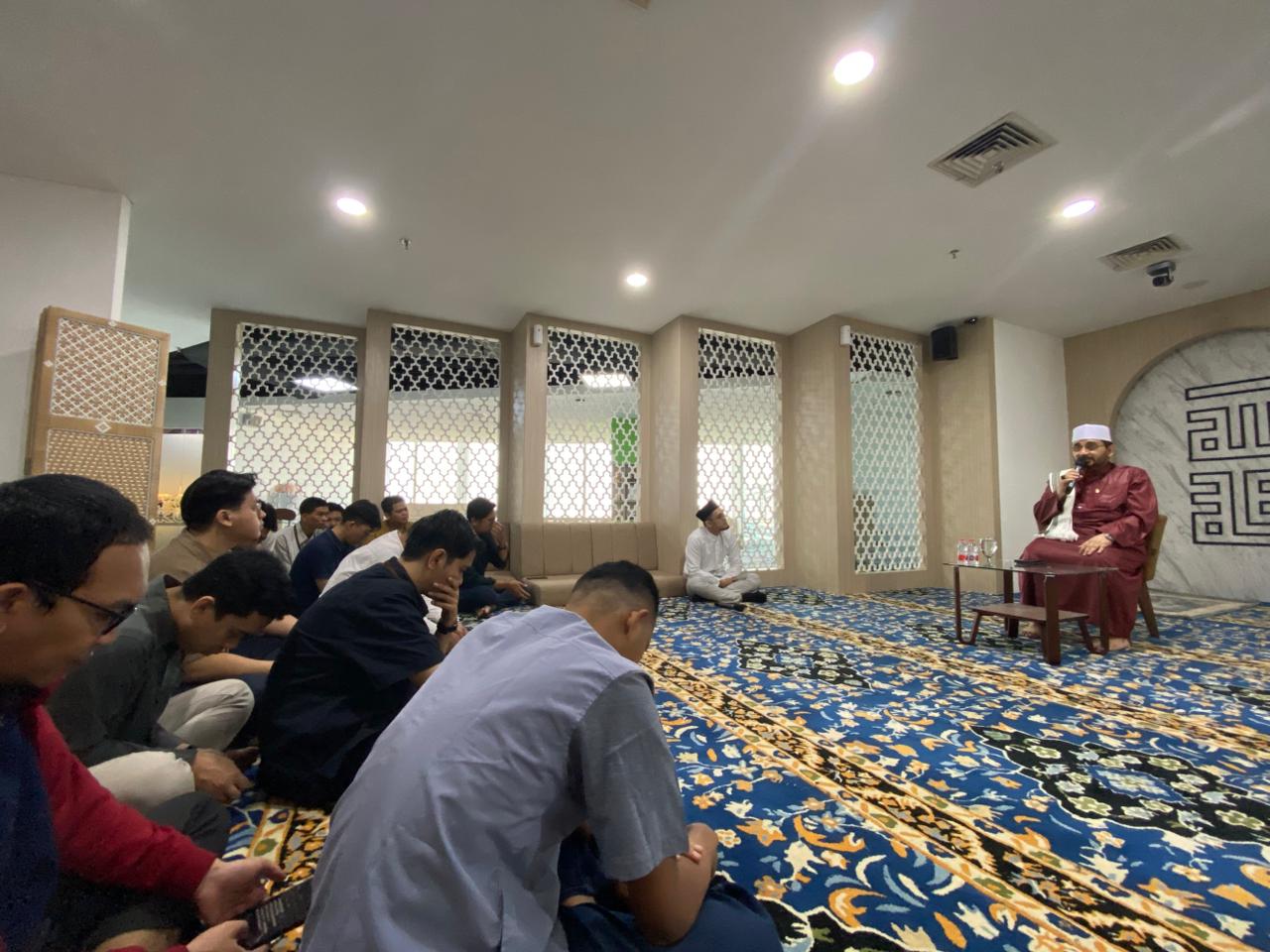 Askrindo Syariah Gelar Tausiah Jumat Peringati Maulid Nabi Muhammad SAW