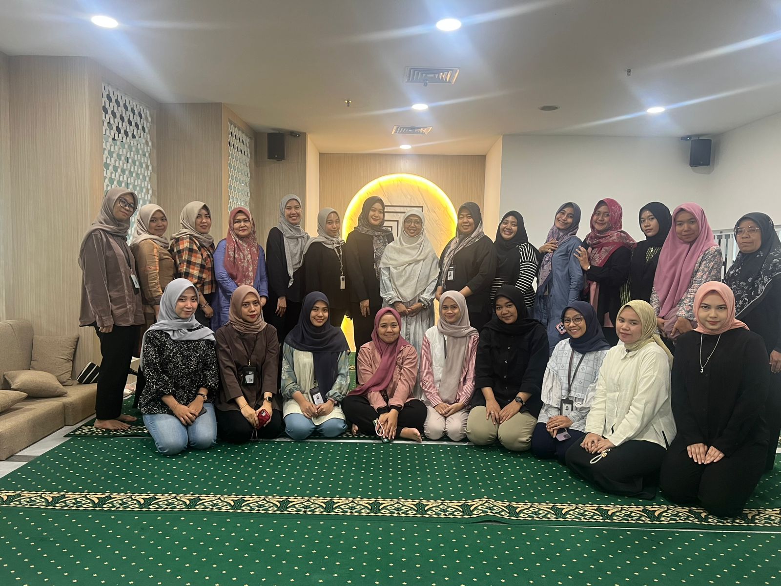 Askrindo Syariah Gelar Tausiyah Keputrian