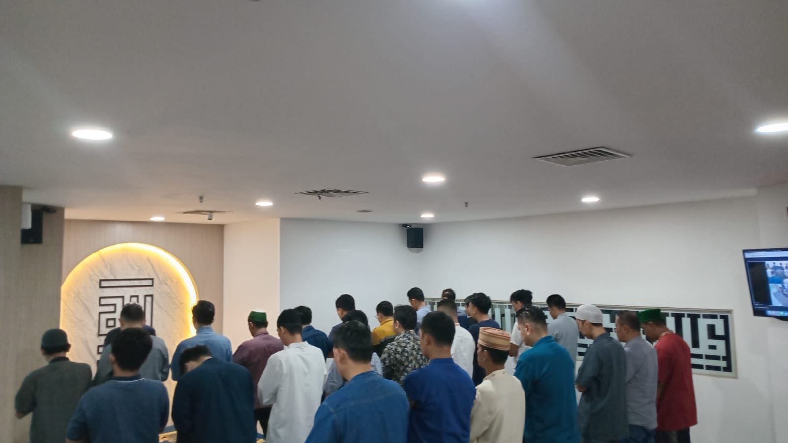 Askrindo Syariah Gelar Qiyamul Lail dan Tausiah Subuh