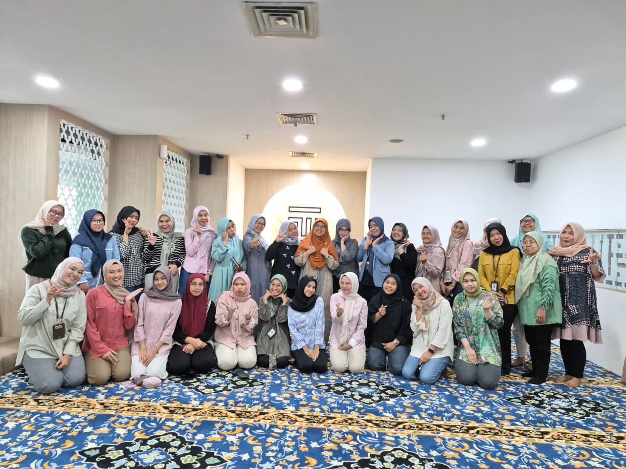 Askrindo Syariah Gelar Tausiah Keputrian Rutin Bahas Keteladanan Siti Khadijah